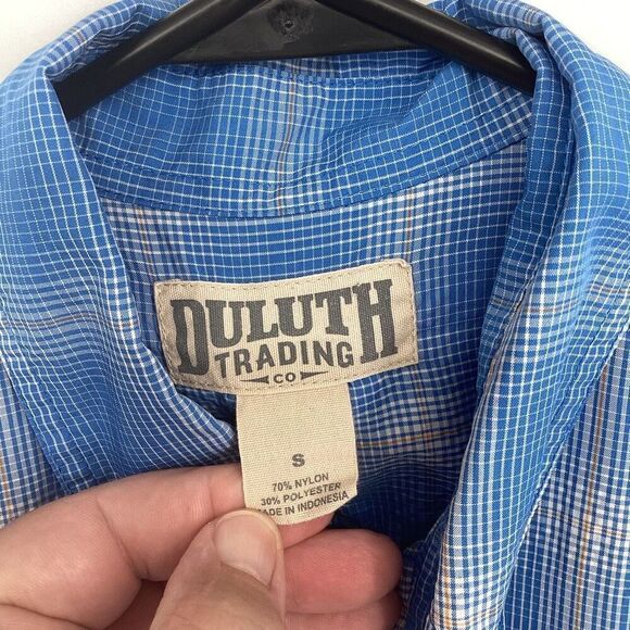 Men's Duluth Wicking Short Sleeved Button Front Paid Shirt small blue/white - Picture 4 of 6